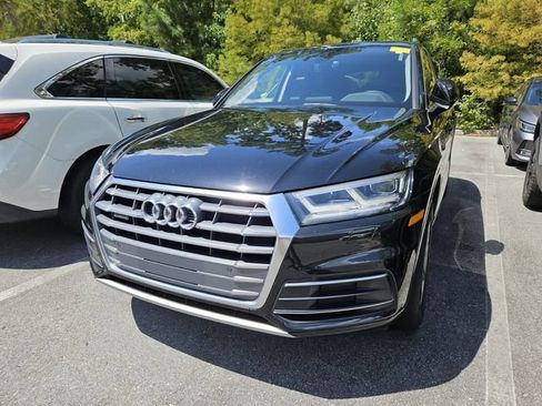 Used 2018 Audi Q5 2.0T Premium Plus w/ Premium Plus Package AWD/4WD image 2