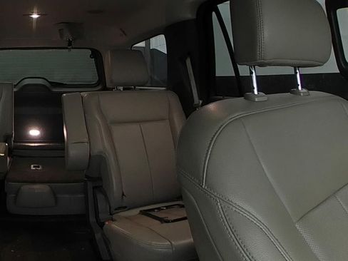 Used 2020 Ford Expedition XLT w/ Equipment Group 202A RWD image 11