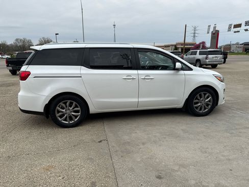 Used 2021 Kia Sedona EX image 5