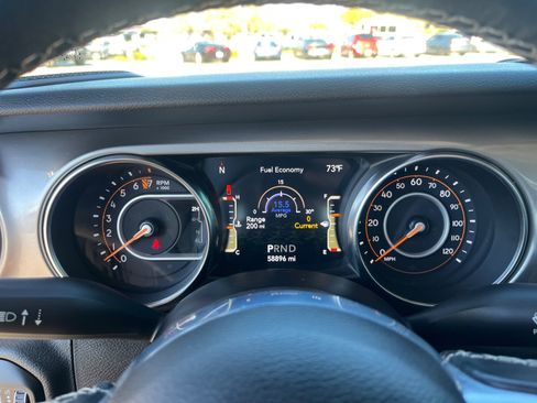 Used 2020 Jeep Gladiator Overland image 10