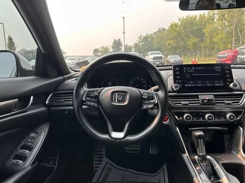 Used 2018 Honda Accord Sport image 19