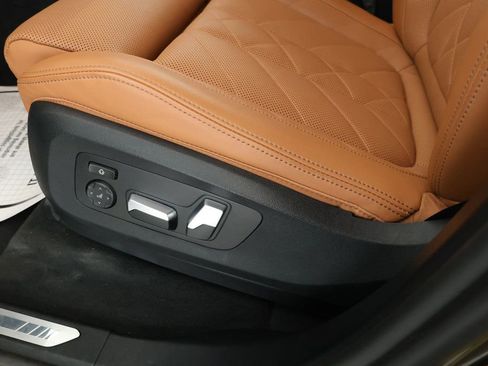 Used 2024 BMW X5 xDrive50e w/ M Sport Package image 10