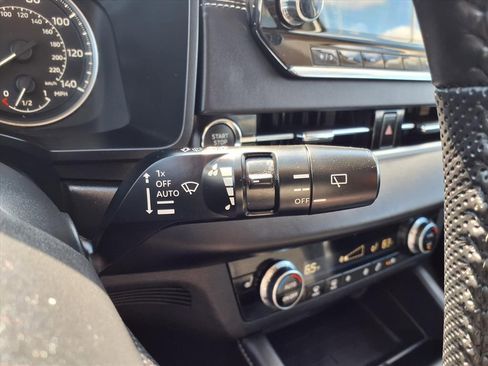 Used 2024 Mitsubishi Outlander SE Black Edition image 19