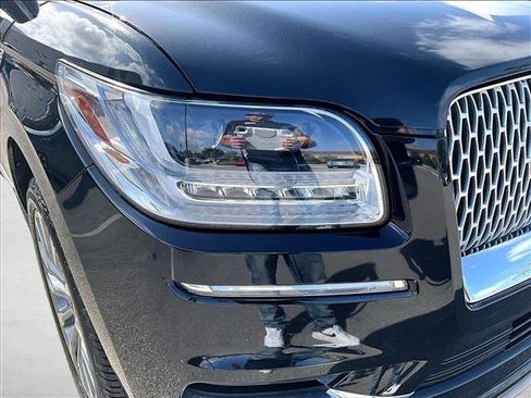 Used 2018 Lincoln Navigator L Select AWD/4WD image 28