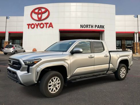 Used 2024 Toyota Tacoma SR5 image 1