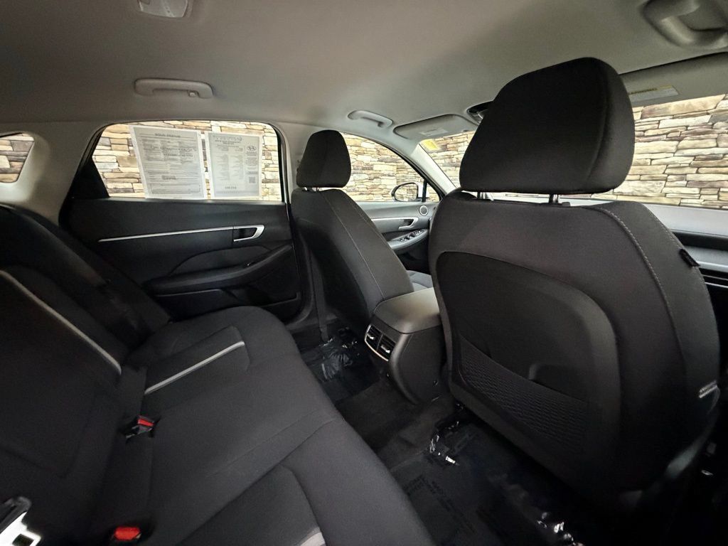 Used 2025 Hyundai Sonata SEL FWD image 28
