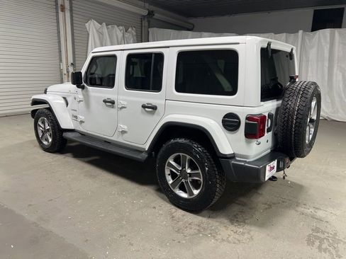Used 2020 Jeep Wrangler Unlimited Sahara image 5
