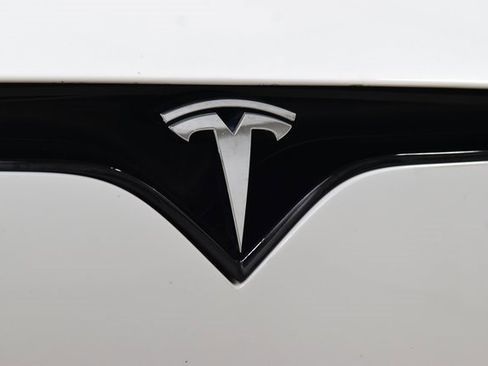 Used 2021 Tesla Model S Plaid image 16