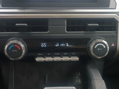 Used 2025 Toyota Tacoma TRD Off-Road AWD/4WD image 4