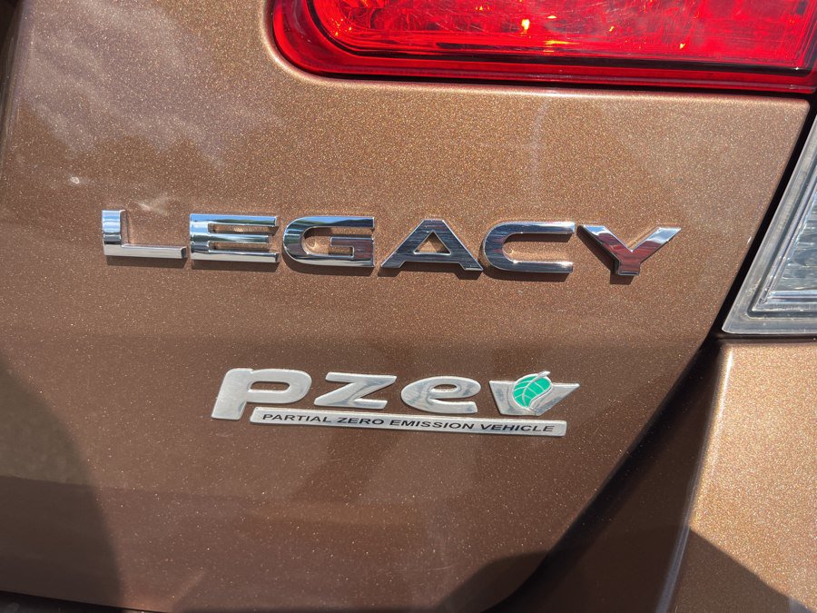 Used 2011 Subaru Legacy 2.5i Premium AWD/4WD image 25