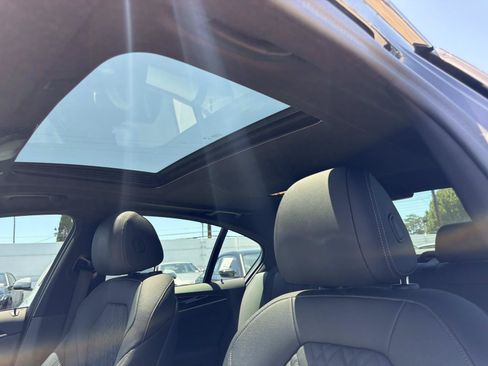 Used 2023 BMW 530e RWD image 16