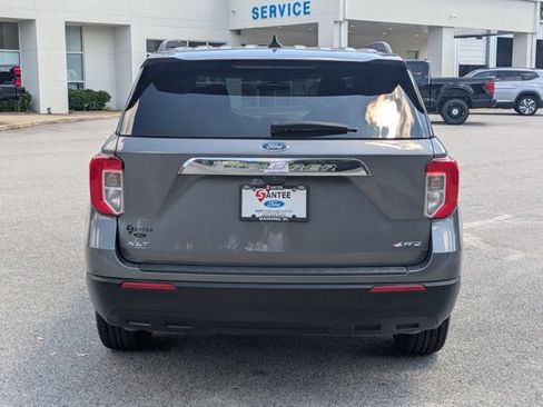 Used 2024 Ford Explorer XLT AWD/4WD image 4