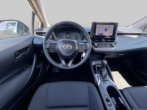 Used 2025 Toyota Corolla LE FWD image 6