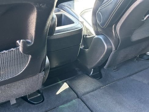 Used 2025 Chrysler Pacifica Select FWD image 23