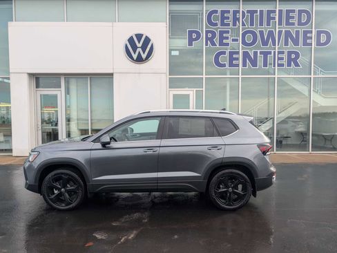 Certified 2025 Volkswagen Taos SEL w/ Taos Adventure Package image 4