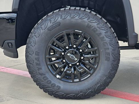 New 2026 Chevrolet Silverado 2500 ZR2 AWD/4WD image 12