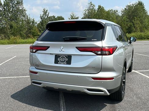 Used 2022 Mitsubishi Outlander SE image 7