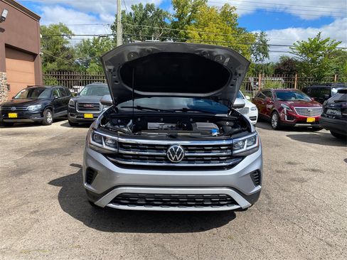 Used 2021 Volkswagen Atlas Cross Sport SE image 11