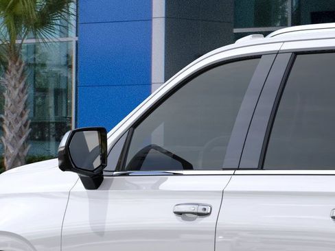 New 2025 Chevrolet Suburban Premier image 12