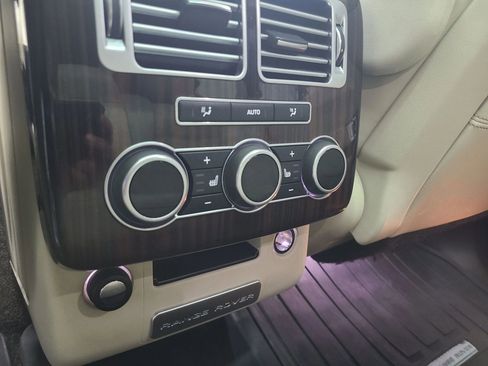 Used 2016 Land Rover Range Rover HSE image 38