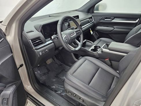 Used 2025 GMC Terrain Elevation w/ Elevation Premium Package image 13