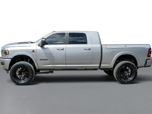 Used 2024 RAM 2500 Limited AWD/4WD image 9