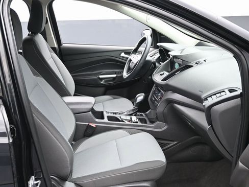 Used 2019 Ford Escape SE image 34