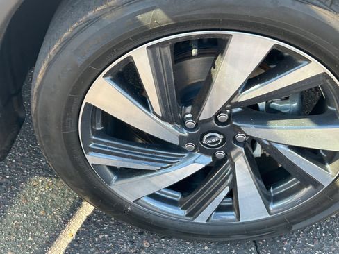 Used 2024 Nissan Murano SL FWD image 11