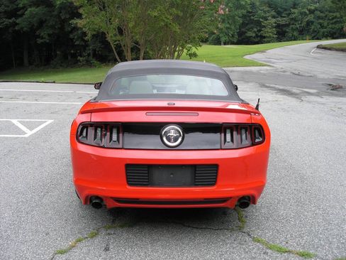 Used 2013 Ford Mustang Premium RWD image 4