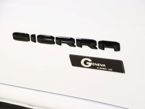 Used 2025 GMC Sierra 1500 Pro w/ Graphite Edition image 8