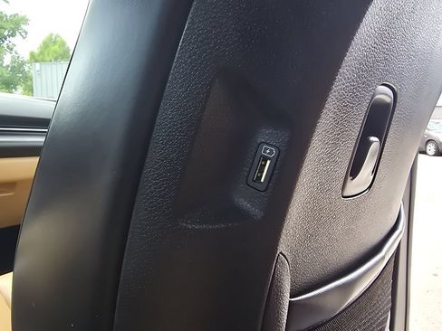 Used 2024 Kia Carnival EX FWD image 23