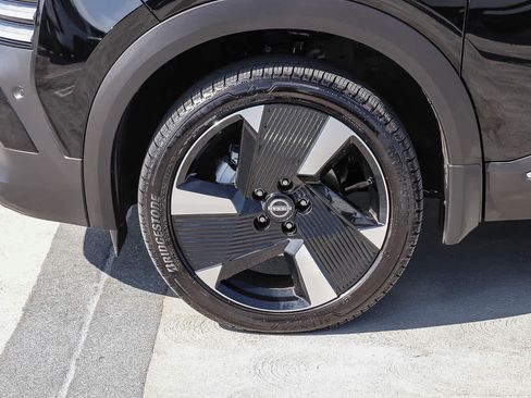 Used 2026 Nissan Kicks SR w/ SR Premium Package FWD image 11