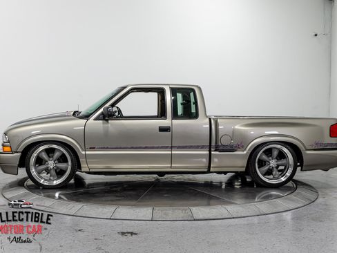Used 2000 Chevrolet S10 Pickup LS w/ Preferred Equipment Group RWD image 11