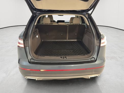 Used 2022 Lincoln Nautilus FWD w/ Premium Package image 22