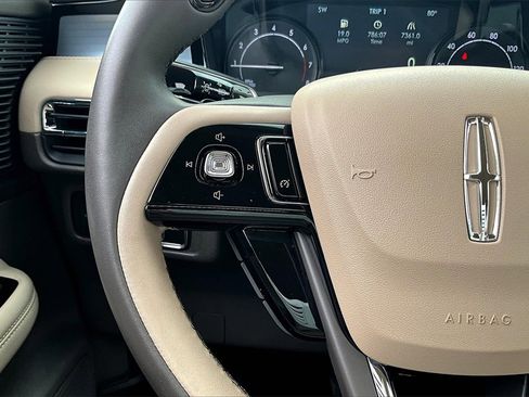 Used 2022 Lincoln Corsair AWD w/ Equipment Group 101A image 20