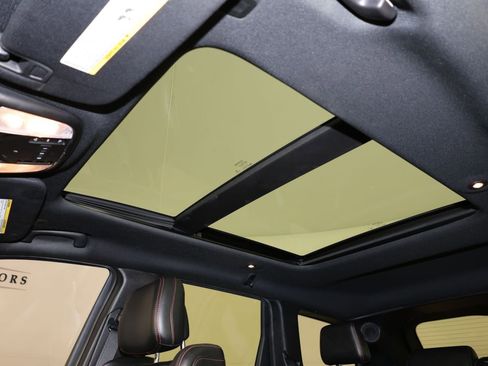 Used 2017 Jeep Grand Cherokee Trailhawk w/ Trailhawk Luxury Group image 13