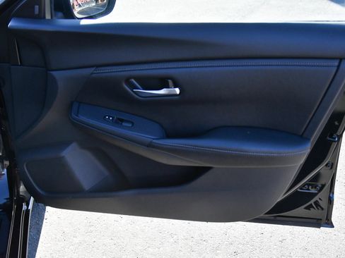 Used 2025 Nissan Sentra SV FWD image 36