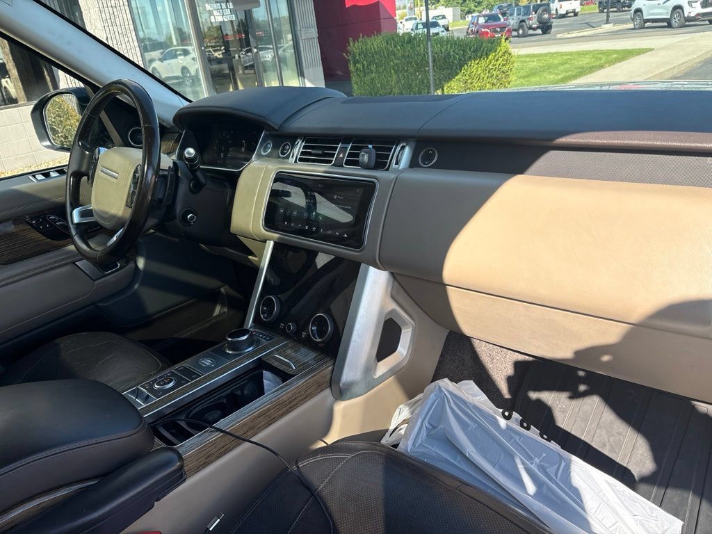 Used 2019 Land Rover Range Rover Supercharged AWD/4WD image 19