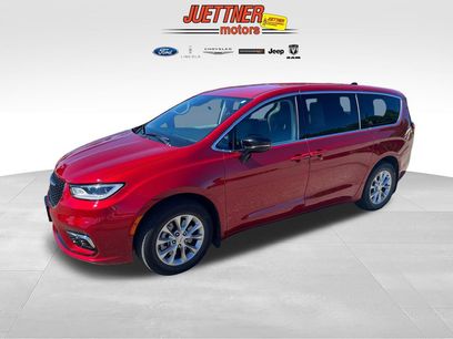Used 2024 Chrysler Pacifica Touring-L