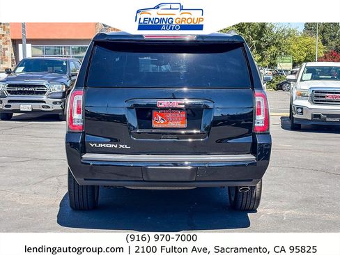 Used 2018 GMC Yukon XL SLT w/ Premium Edition RWD image 3