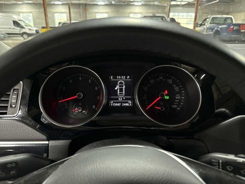 Used 2016 Volkswagen Jetta SEL image 32
