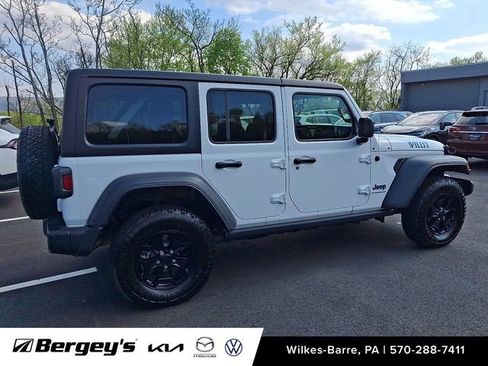 Used 2023 Jeep Wrangler Unlimited w/ Cold Weather Group AWD/4WD image 5