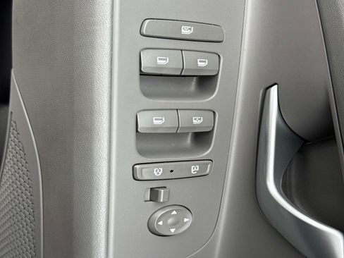 Used 2023 Hyundai Elantra SEL w/ Cargo Package image 21