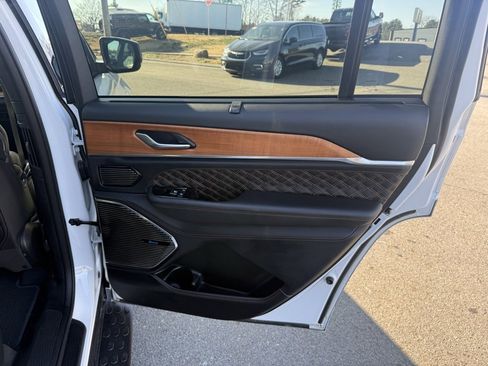 Used 2023 Jeep Grand Cherokee L Summit image 36