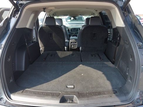 Used 2019 Buick Enclave Essence AWD/4WD image 29