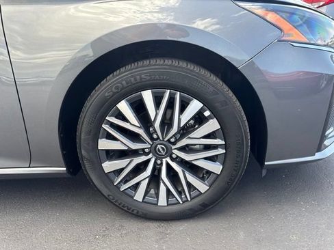 Used 2025 Nissan Altima 2.5 SV FWD image 24