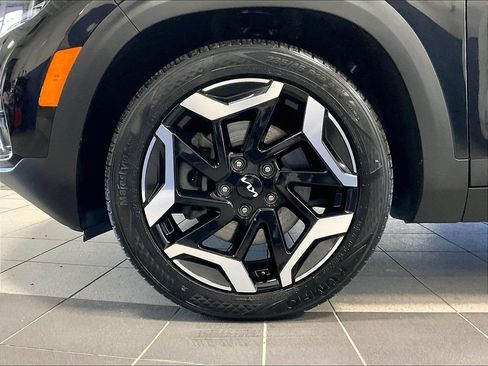 Used 2024 Kia Seltos SX w/ SX Sunroof Package AWD/4WD image 7