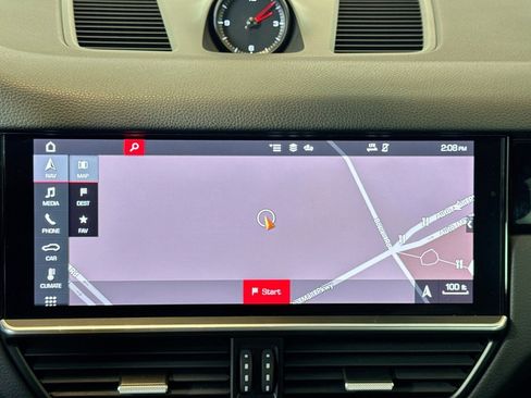 Used 2021 Porsche Cayenne image 13