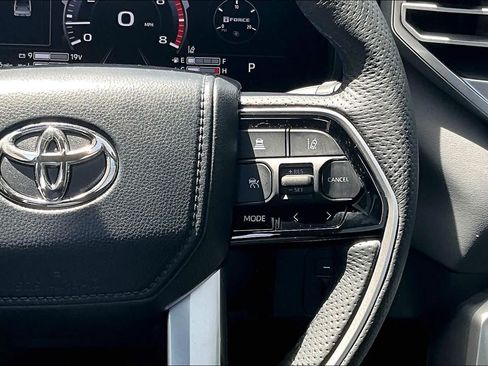 Used 2023 Toyota Tundra Platinum AWD/4WD image 25