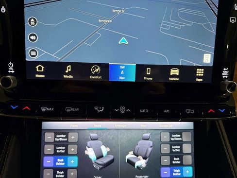 Used 2024 Jeep Grand Wagoneer L Series III image 8